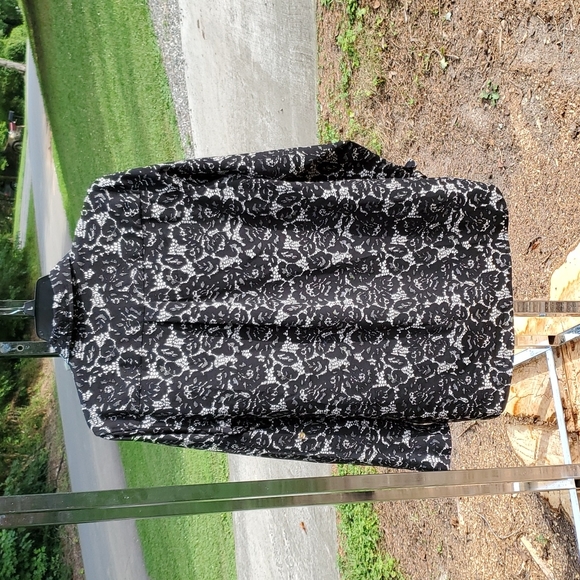 5/$25 - Tommy Hilfiger long sleeve sz. SP - Picture 7 of 7